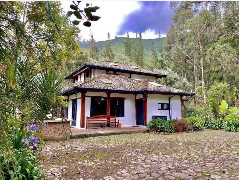 Bed and Breakfast Hacienda San Juan de La Vega Otavalo Exterior foto